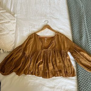 Free people long sleeve flowy top. Pirate sleeves size small